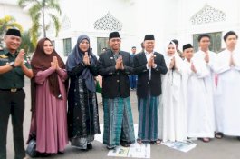 Ketua DPRD Wajo Laksanakan Shalat Iduladha di Lapangan Merdeka
