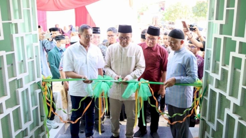 Resmikan Gedung Sekolah Tahfizhul Qur’an Darul Ulum Cendikia, Danny Pomanto: Implementasi Program Jagai Anakta