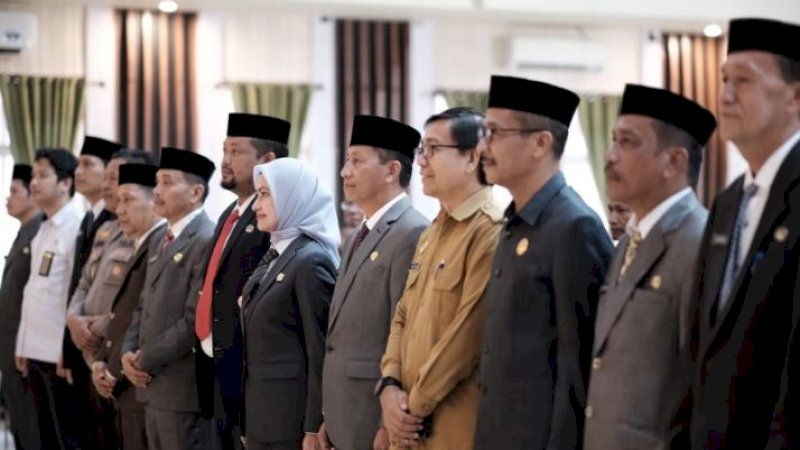 Pelantikan dan pengambilan sumpah sembilan pejabat pimpinan tinggi pratama lingkup Pemerintah Kabupaten (Pemkab) Luwu Utara di Aula La Galigo, Kantor Bupati Luwu Utara, Senin (3/7/2023).