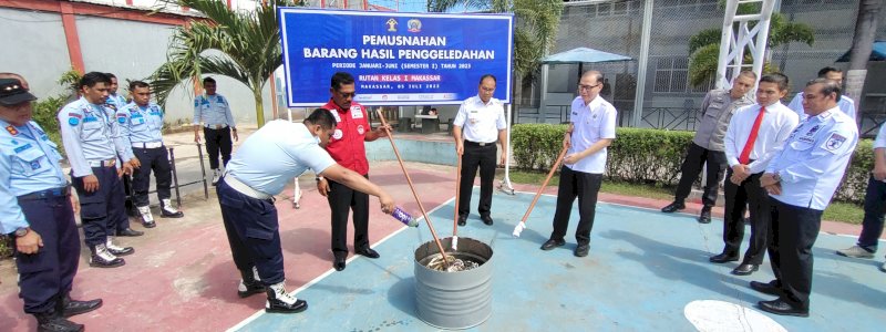 Peringatan Hari Anti Narkoba Internasional, Rutan Makassar Bakar Barang Temuan
