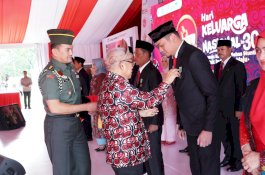 Bupati Gowa Raih Satyalancana Wira Karya Bangga Kencana