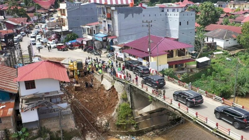 Gubernur Andi Sudirman Tinjau Pembangunan Jembatan Sungai Malango di Torut
