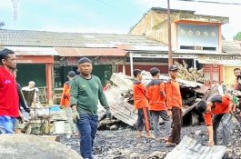 Polisi Bergerak Cepat Datangi TKP Kebakaran di Desa Tellesang Pitumpanua