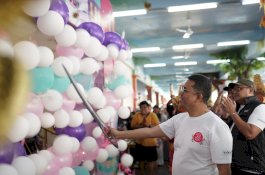 Apresiasi Retailer, Tri Gelar FUNtasTRI di 8 Kota di Kalimantan dan Sulawesi