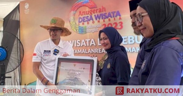 Bupati Luwu Utara Terima Penghargaan dari Menteri Sandiaga Uno untuk Desa Wisata Terbaik di Indonesia