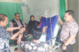 Respons Cepat Disdukcapil Luwu Utara, Warga yang Sakit Langsung Dibuatkan KTP