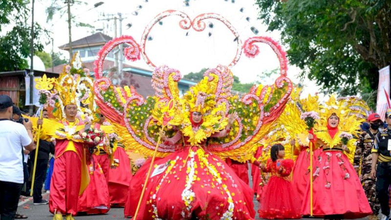 Pemkab Gowa Kenalkan Malino Sebagai Kota Bunga di Fashion Carnaval