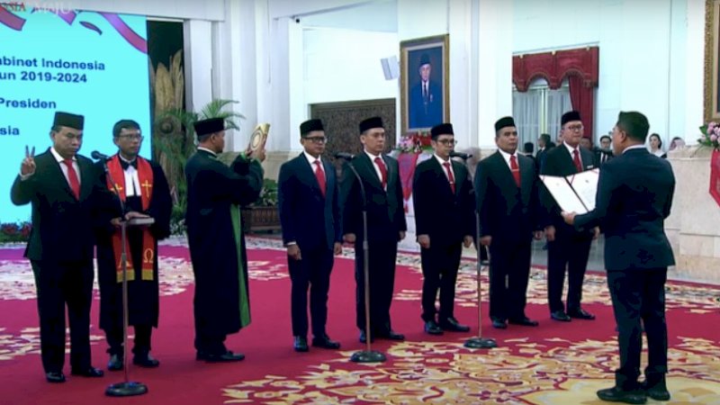 Pelantikan 1 menteri dan 5 wakil menteri di Istana Negara, Jakarta, Senin (17/7/2023). (Foto: Biro Setpres)