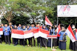 Bupati Wajo Ajak Tingkatkan Nasionalisme dan Patriotisme lewat Gerakan Pembagian Bendera Merah Putih