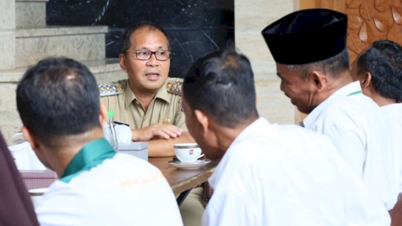 Wali Kota Makassar, Mohammad Ramdhan Pomanto, saat menerima audiensi pihak Baznas Makassar di kediaman pribadinya, Jalan Amirullah, Selasa (18/7/2023).