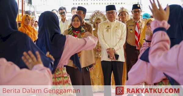 Hadiri Peletakan Batu Pertama Masjid An Nasr, Erat Teteskan Air Mata