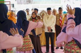 Hadiri Peletakan Batu Pertama Masjid An Nasr, Erat Teteskan Air Mata
