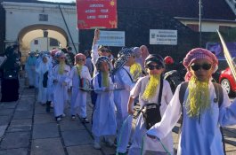 Ciptakan Generasi Tangguh dan Bermental Kokoh, Sekolah Al Biruni Ajak Ratusan Siswa Peringati 1 Muharram dengan Pawai