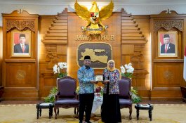 Khofifah Indar Parawansa Bertemu Andi Sudirman