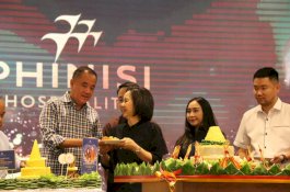 The Rinra Hotel Makassar Rayakan HUT ke-7 Tahun Bersamaan Perayaan Wedding Anniversary Founder 