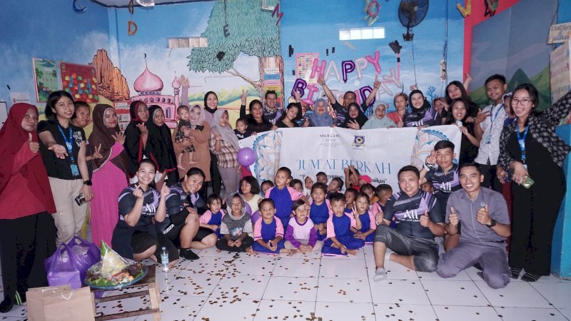 Mercure Makassar Nexa Pettarani Berkolaborasi dengan UNIFA Salurkan Bantuan ke TK Pabatta Ummi TPA Antang