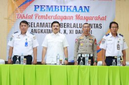 Anggota DPR RI dan Kemenhub Gelar Diklat Pemberdayaan Masyarakat Keselamatan Berlalu Lintas di Barru 