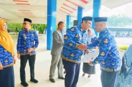 Bupati Maros Chaidir Syam Serahkan SK Pensiun hingga Doakan Atlet Kejurda