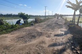 Pemprov Sulsel Perbaiki Jalan Rusak Anabanua - Malake - Batas Sidrap di Wajo