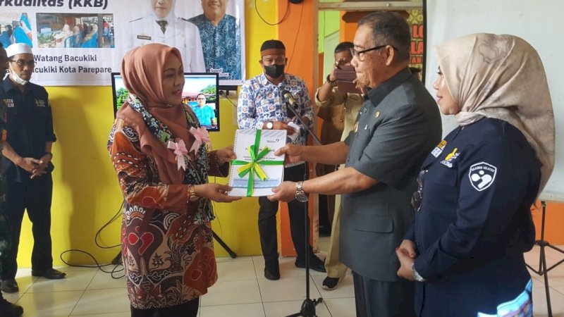 Watang Bacukiki Juara I Lomba Kampung KB