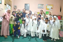 Rayakan HAN dan HPI, Bunda Pustaka SD Negeri Borong Bikin Workshop Pembacaan Puisi