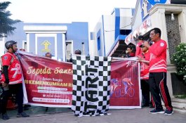 Meriahkan HUT Kemenkumham ke-78, Liberti Sitinjak Lepas Rombongan Sepeda Santai Kanwil Sulsel