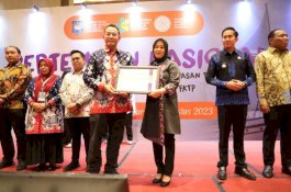 Wawali Makassar Terima Penghargaan atas Dukungan Penanggulangan ATM