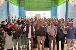 Warga Pulau Barrang Caddi Keluhkan Dermaga dan Pemecah Ombak ke Ketua DPRD Makassar