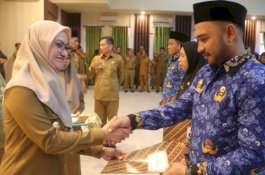 Serahkan SK PPPK, Bupati Luwu Utara Minta Kinerja Terbaik