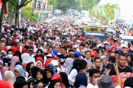 Jalan Sehat Anti Mager Meriahkan Expo Dekranasda Sulsel Kreatif Andalan 2023 di Wajo