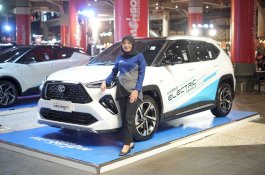 Test Drive Berhadiah Motor Listrik Hanya di Public Display Kalla Toyota