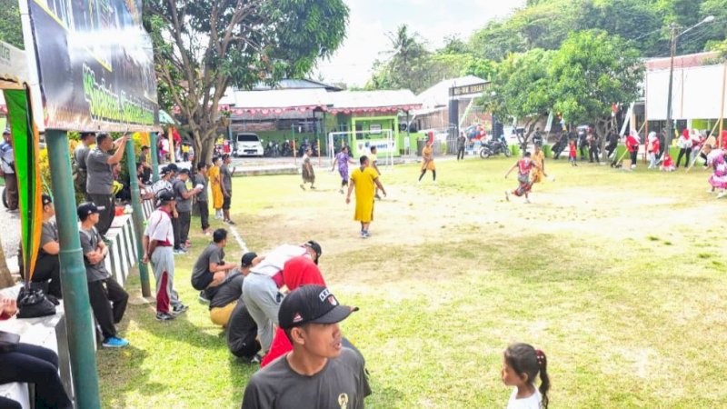 Lomba semarak hari ulang tahun (HUT) ke-78 kemerdekaan Republik Indonesia (RI) di Lapangan Makodim 1406/Wajo, Sengkang, Kabupaten Wajo, Senin (14/8/2023).