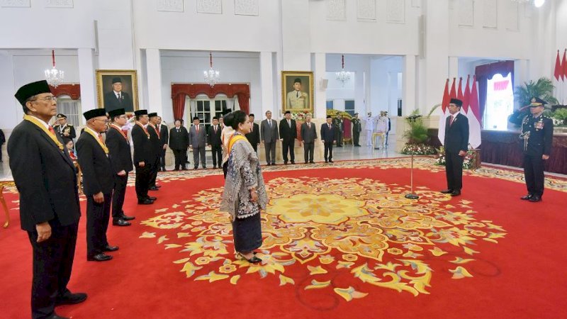 Upacara Penganugerahan Tanda Kehormatan Republik Indonesia, di Istana Negara, Jakarta, Senin (15/8/2023). (Foto: Humas Setkab)