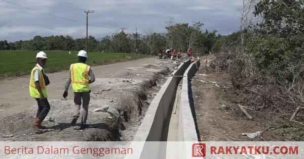 Pemprov Sulsel Kerjakan Jalan pada Ruas Tanabatue - Sanrego - Palattae di Bone