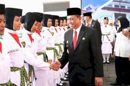 Amran Mahmud Kukuhkan 70 Anggota Paskibraka Wajo HUT Ke-78 Kemerdekaan RI