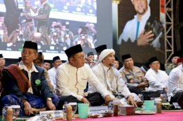 Wali Kota Makassar Ikuti Zikir-Selawat Bersama Pangdam XIV/Hasanuddin dan Ribuan Masyarakat