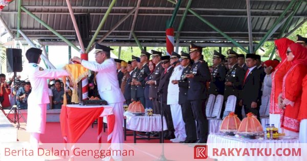 Paskibraka Bentuk Formasi T dan P Penghargaan untuk Wali Kota Parepare