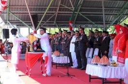 Paskibraka Bentuk Formasi T dan P Penghargaan untuk Wali Kota Parepare