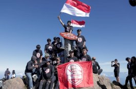 HUT Ke-78 Kemerdekaan RI, Pandawa Ganjar Sukses Kibarkan Merah Putih di Atap Sulawesi