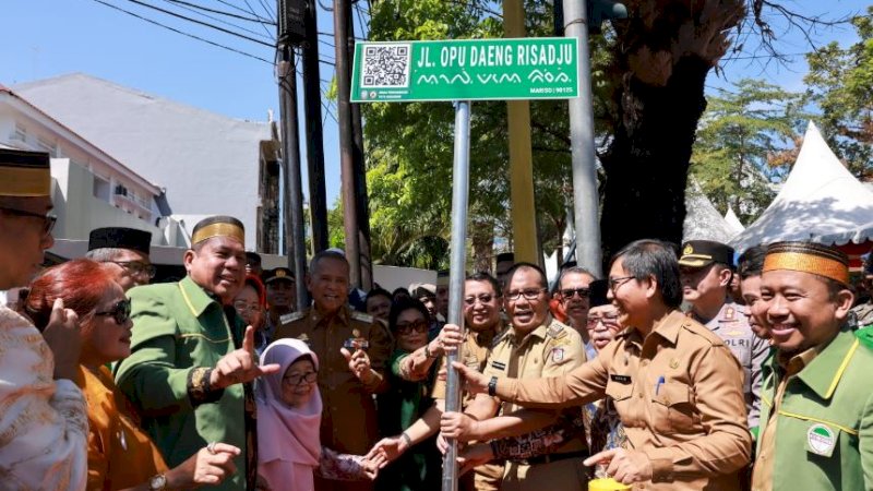 Peresmian pergantian nama Jalan Cenderawasih menjadi Jalan Opu Daeng Risadju, Selasa (22/8/2023).