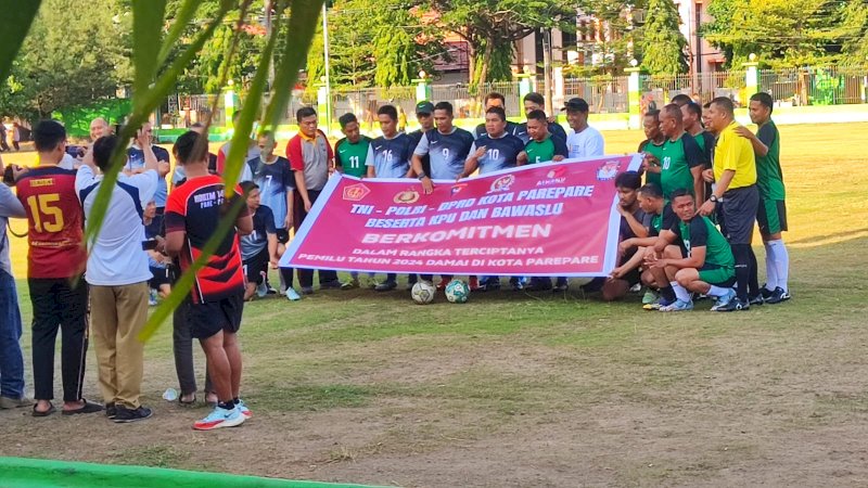 DPRD Parepare Gelar Fun Football Gandeng TNI Polri Serta Penyelenggara Pemilu