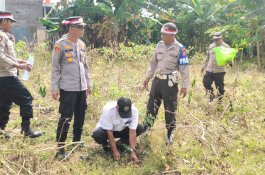 Polsek Tempe dan Masyarakat Laksanakan Tanam Pohon Serentak