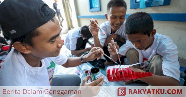 Ganjar Milenial Center Sulsel Asah Kreativitas Anak Muda lewat Pelatihan Pot Bunga