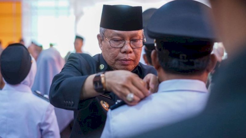 
Wali Kota Parepare, Taufan Pawe, saat pelantikan pejabat administrator, pengawas, dan fungsional lingkup Pemerintah Kota (Pemkot) Parepare di Gedung Auditorium B.J. Habibie, rumah jabatan Wali Kota Parepare, Jumat (25/8/2023).