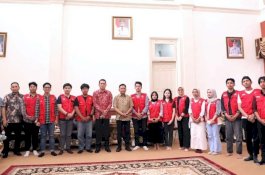 Bupati Bantaeng Bincang Santai dengan Mahasiswa KKN Unhas