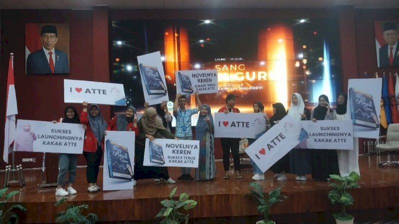 Buku Sang Anak Guru Resmi di Launching di Gedung Teater UNM