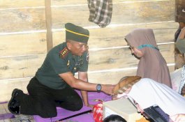 Dandim 1406/Wajo Kunjungi dan Beri Bantuan Bayi Penderita Hidrosefalus