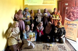 Tim Pengabdian Masyarakat Kalla Institute mengadakan Pendampingan Manajemen Bisnis dan Pemasaran Digital untuk Kelompok Perikanan An'nisa di Pangkep