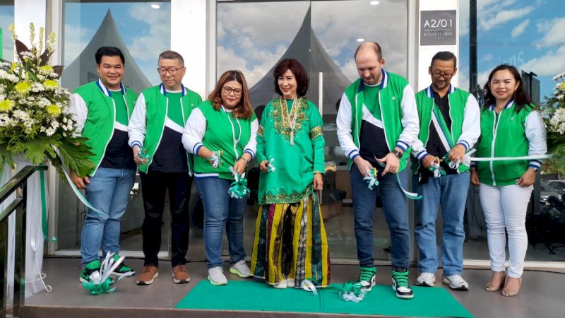 Peresmian kantor pemasaran baru Manulife Indonesia di kawasan Center Point of Indonesia (CPI), Makassar, Senin (11/9/2023).