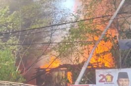 Kebakaran Terjadi di Perumahan Padat Penduduk Kota Parepare